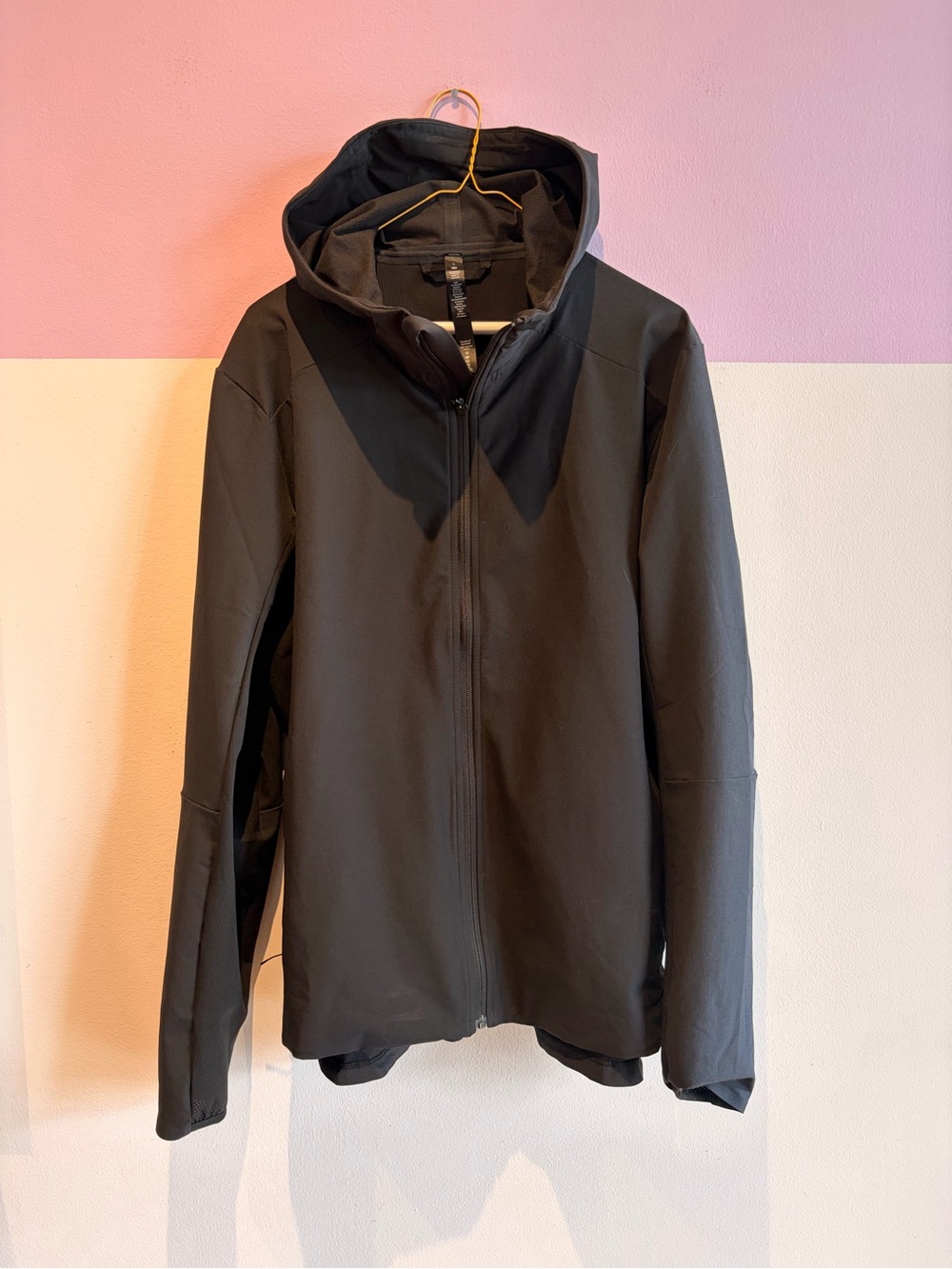lululemon athletica Men's Black Pace Breaker Hooded Windbreaker Jacket